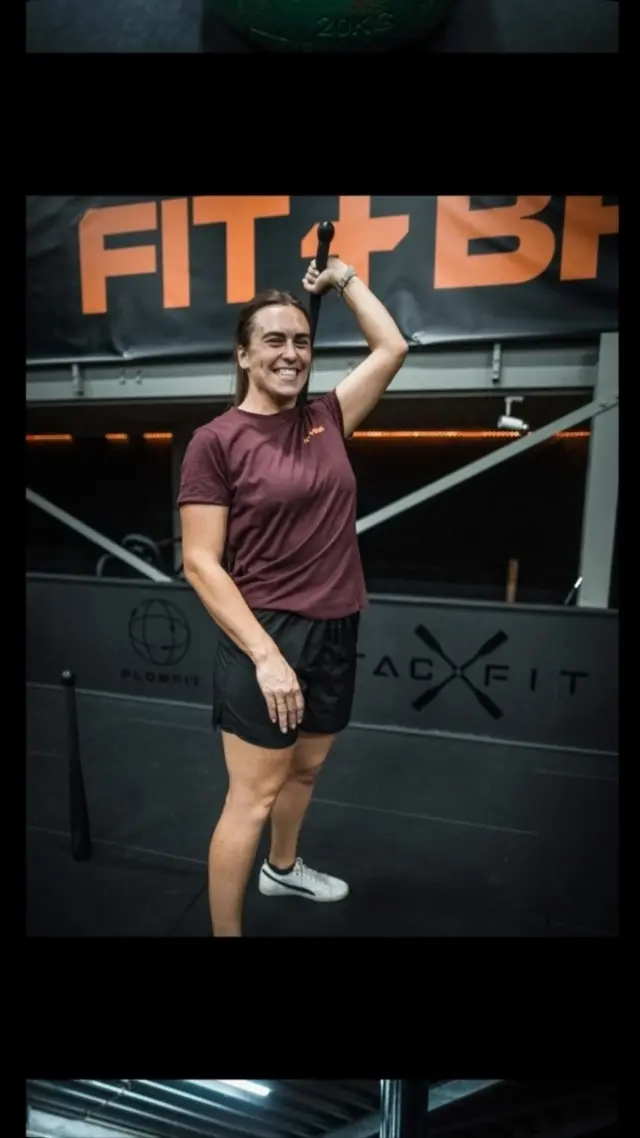 De nieuwe Fit & Brave branding en website staan live. Take a look → fitandbrave.nl!De komende tijd neem ik je mee in de verschillende disciplines binnen Fit & Brave. Jong of oud, beginner of ervaren: join onze gezellige groep!Fit in body. Brave in mind. 💪🔥#fitandbrave #sport #gym #heerlen #tebranding
